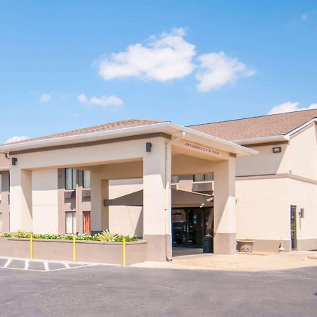 Howard Johnson By Wyndham Scott Lafayette Екстер'єр фото