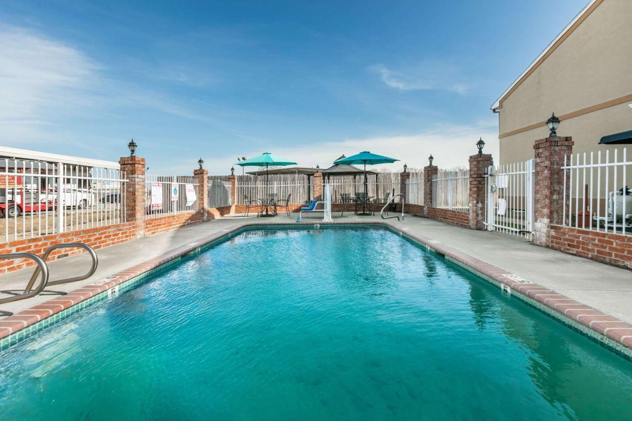 Howard Johnson By Wyndham Scott Lafayette Екстер'єр фото