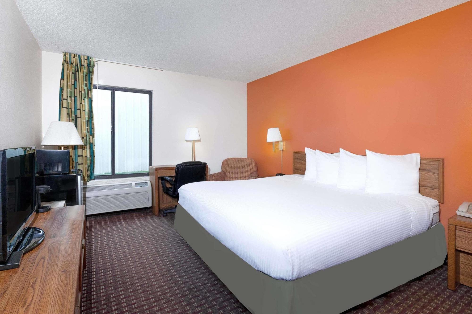 Howard Johnson By Wyndham Scott Lafayette Екстер'єр фото